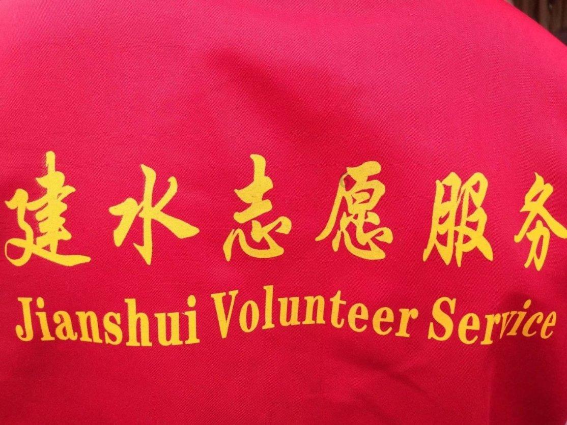 救援中心披露“水坑惊现茅台”细节:协助警方打捞赃物,七八箱不全是飞天茅台